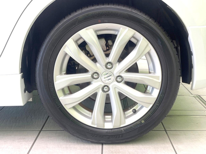 2015 Suzuki Swift DBA-ZC72S (UW-6a3211a23aeeb)[10]