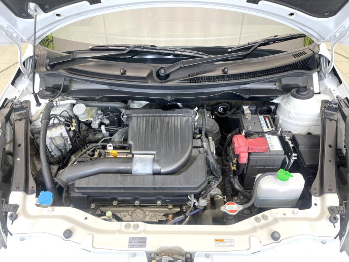 2015 Suzuki Swift DBA-ZC72S (UW-6a3211a23aeeb)[4]