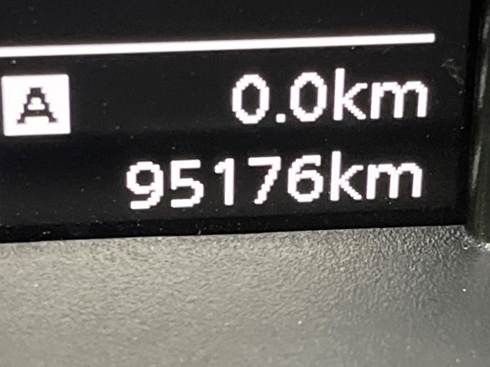 2017 Suzuki Swift DBA-ZC83S (UW-6a3211a370f06)[2]