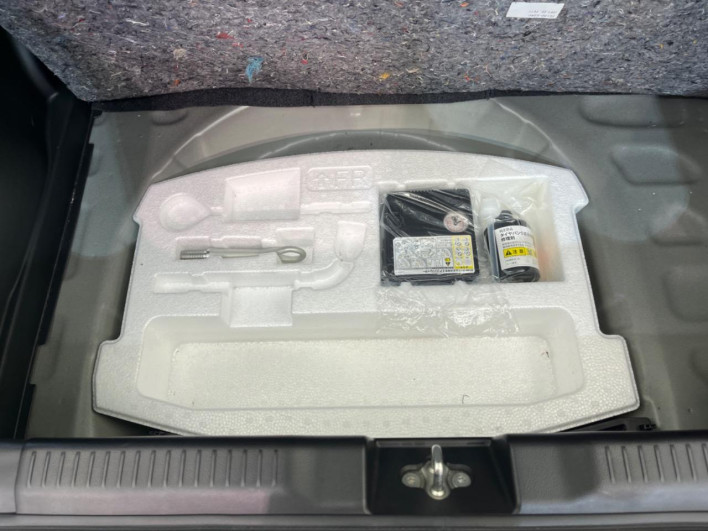 2017 Suzuki Swift DBA-ZC83S (UW-6a3211a370f06)[26]