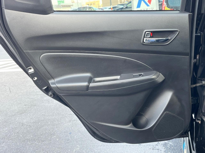 2019 Suzuki Swift DBA-ZC83S (UW-6a3211a3c9c0e)[28]
