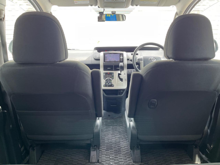 2011 Toyota Noah DBA-ZRR70G (UW-6a3211a7c5fa6)[22]