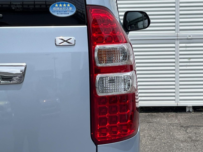 2011 Toyota Noah DBA-ZRR70G (UW-6a3211a7c5fa6)[17]