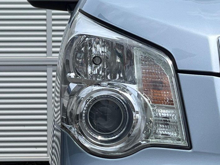 2011 Toyota Noah DBA-ZRR70G (UW-6a3211a7c5fa6)[7]