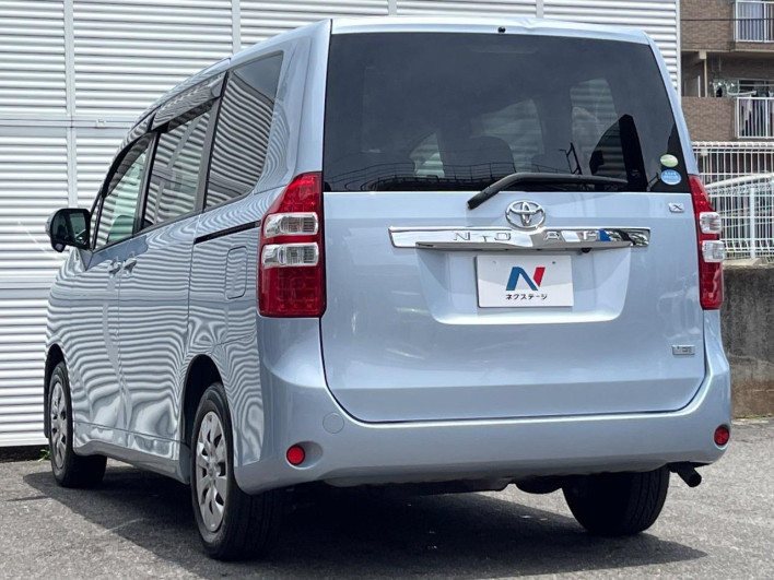 2011 Toyota Noah DBA-ZRR70G (UW-6a3211a7c5fa6)[15]