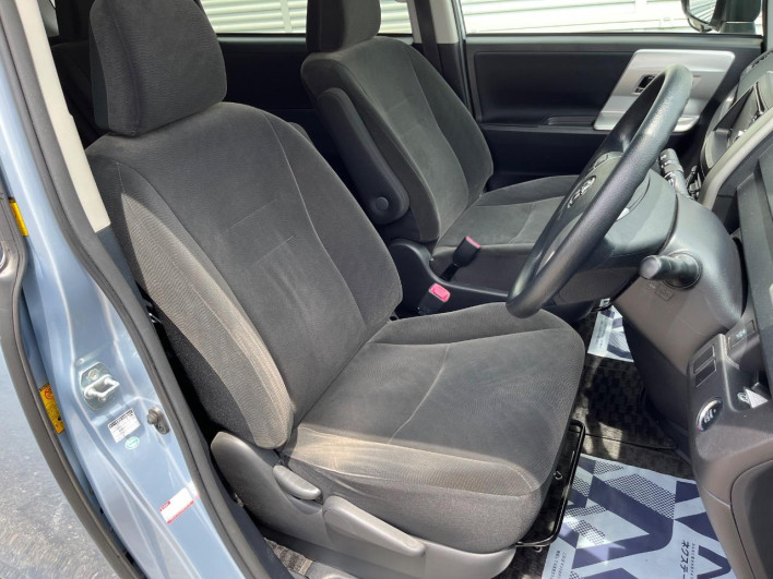 2011 Toyota Noah DBA-ZRR70G (UW-6a3211a7c5fa6)[13]