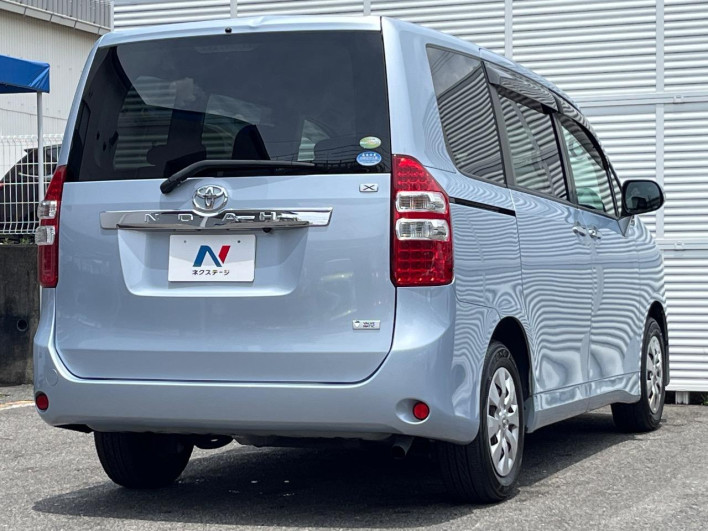 2011 Toyota Noah DBA-ZRR70G (UW-6a3211a7c5fa6)[16]