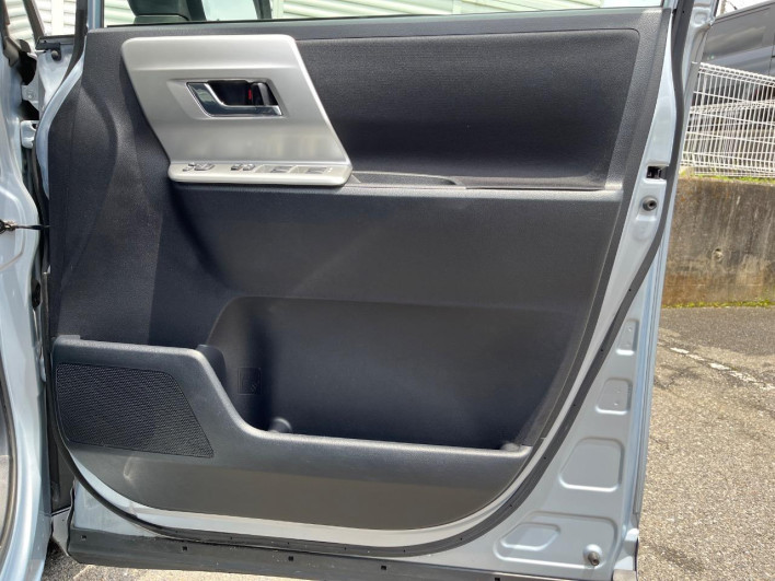 2011 Toyota Noah DBA-ZRR70G (UW-6a3211a7c5fa6)[27]