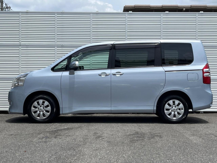 2011 Toyota Noah DBA-ZRR70G (UW-6a3211a7c5fa6)[9]