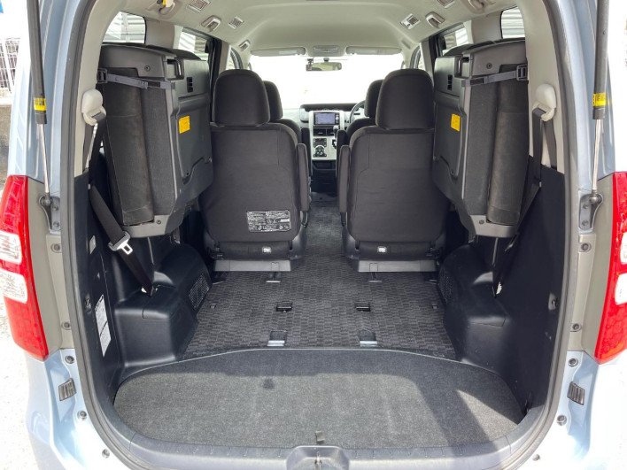 2011 Toyota Noah DBA-ZRR70G (UW-6a3211a7c5fa6)[21]