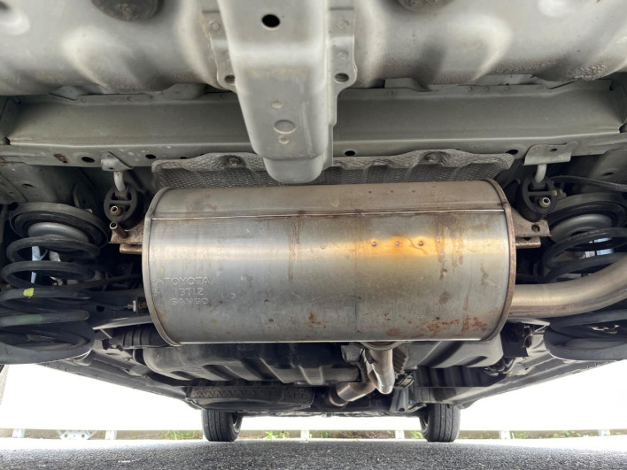 2011 Toyota Noah DBA-ZRR70G (UW-6a3211a7c5fa6)[19]