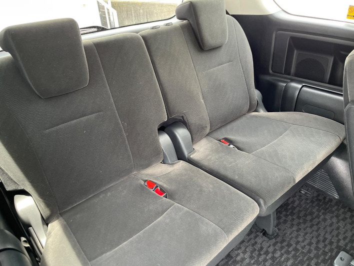2011 Toyota Noah DBA-ZRR70G (UW-6a3211a7c5fa6)[11]