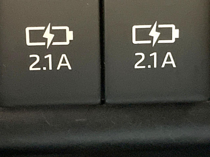 2017 Toyota Noah DBA-ZRR80W (UW-6a3211ad09c2c)[26]