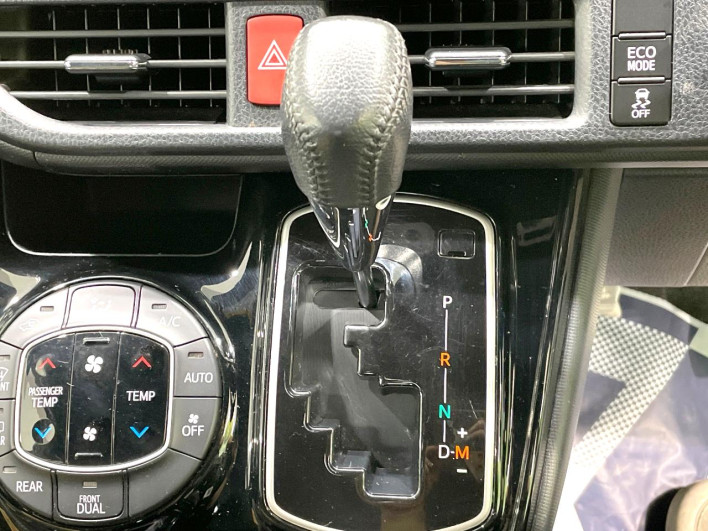 2017 Toyota Noah DBA-ZRR80W (UW-6a3211ad09c2c)[21]
