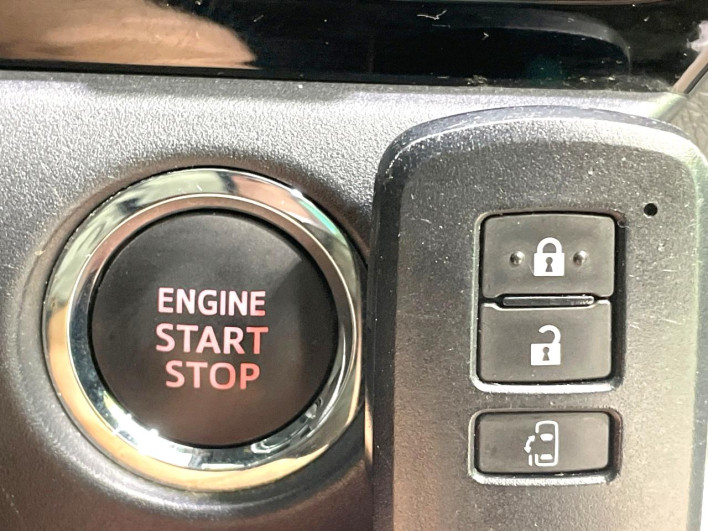 2017 Toyota Noah DBA-ZRR80W (UW-6a3211ad09c2c)[11]
