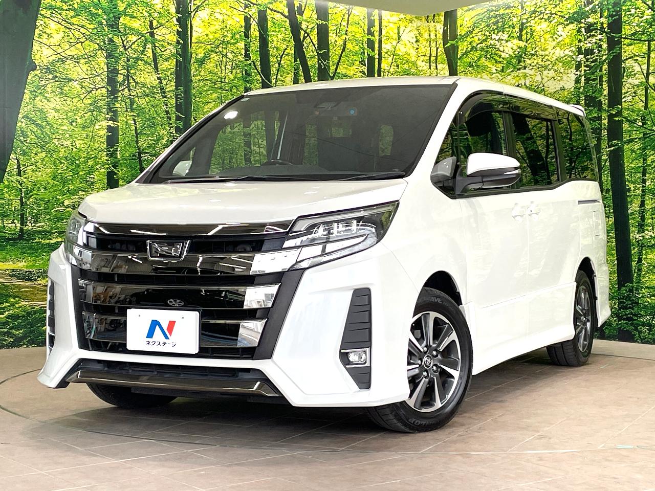 2017 Toyota Noah DBA-ZRR80W