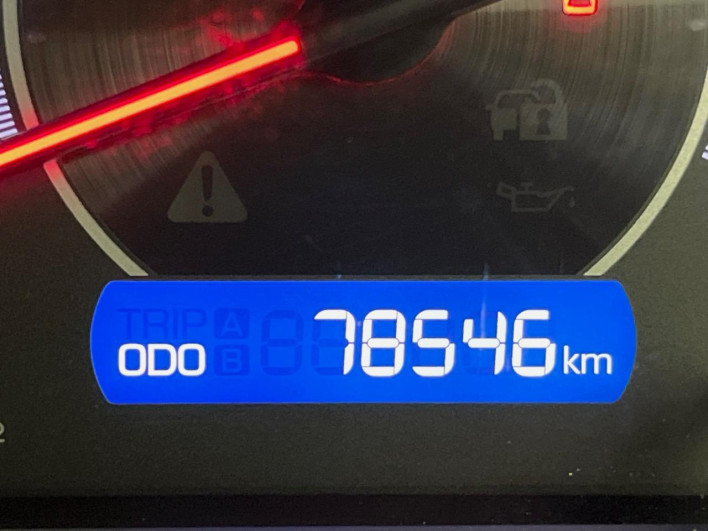 2018 Toyota Noah DBA-ZRR80W (UW-6a3211aed8e3e)[2]