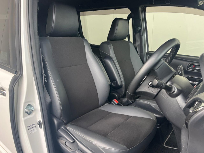 2020 Toyota Noah DBA-ZRR80W (UW-6a3211b2900af)[25]