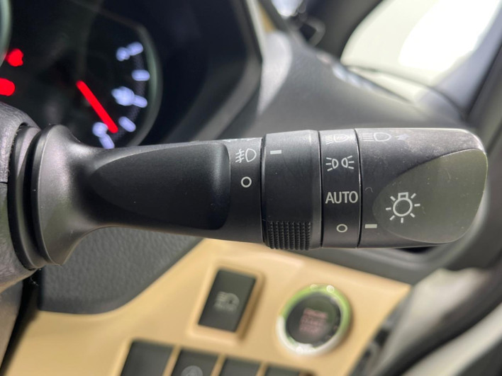 2014 Toyota Noah DBA-ZRR85G (UW-6a3211b604dc3)[16]