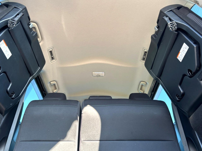 2015 Toyota Voxy DBA-ZRR85W (UW-6a3211b63aa7e)[29]