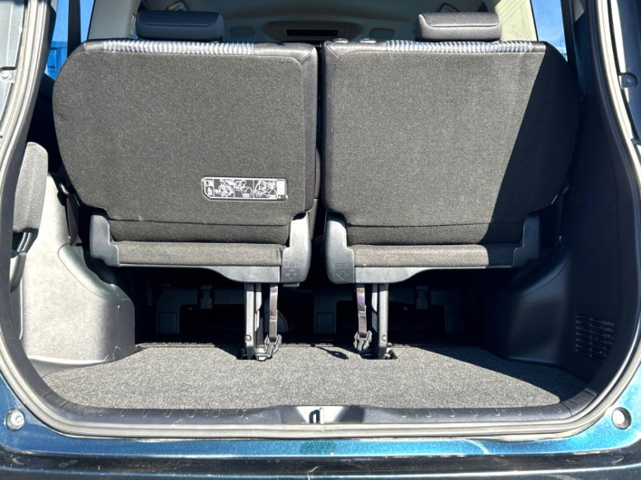 2015 Toyota Voxy DBA-ZRR85W (UW-6a3211b63aa7e)[28]