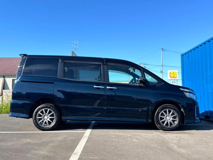 2015 Toyota Voxy DBA-ZRR85W (UW-6a3211b63aa7e)[22]