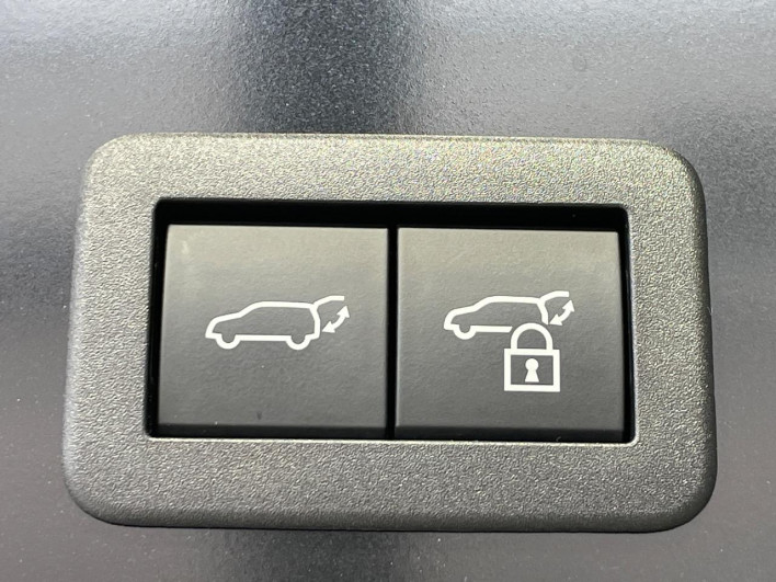 2023 Toyota Corolla Cross 6AA-ZVG13 (UW-6a3211ba79922)[17]