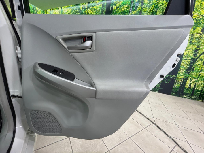 2013 Toyota Prius DAA-ZVW30 (UW-6a3211c0844be)[29]