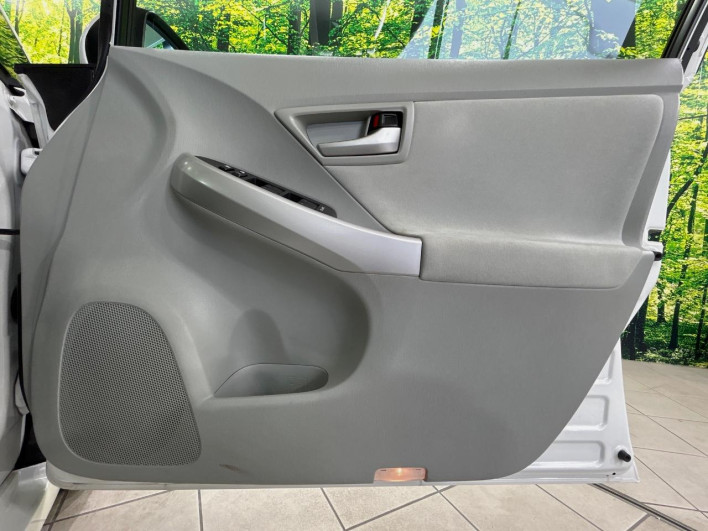 2013 Toyota Prius DAA-ZVW30 (UW-6a3211c0844be)[28]