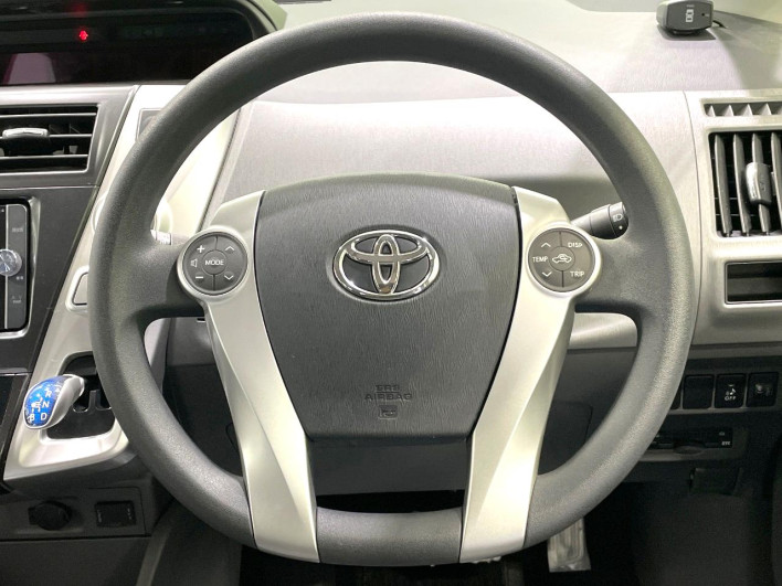 2012 Toyota Prius α DAA-ZVW41W (UW-6a3211c193758)[7]