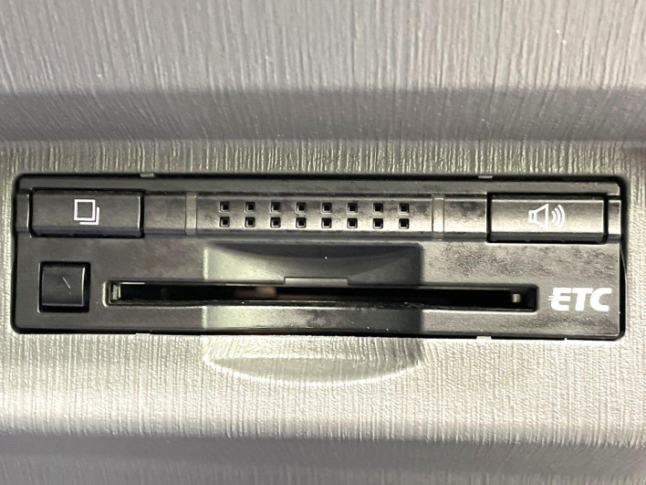 2012 Toyota Prius α DAA-ZVW41W (UW-6a3211c193758)[12]