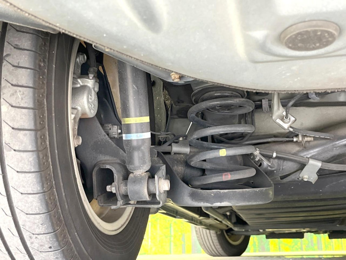 2014 Toyota Voxy DAA-ZWR80G (UW-6a3211cd668d2)[13]