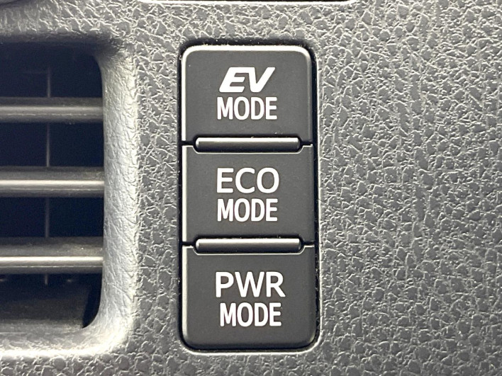 2014 Toyota Voxy DAA-ZWR80G (UW-6a3211cd668d2)[23]