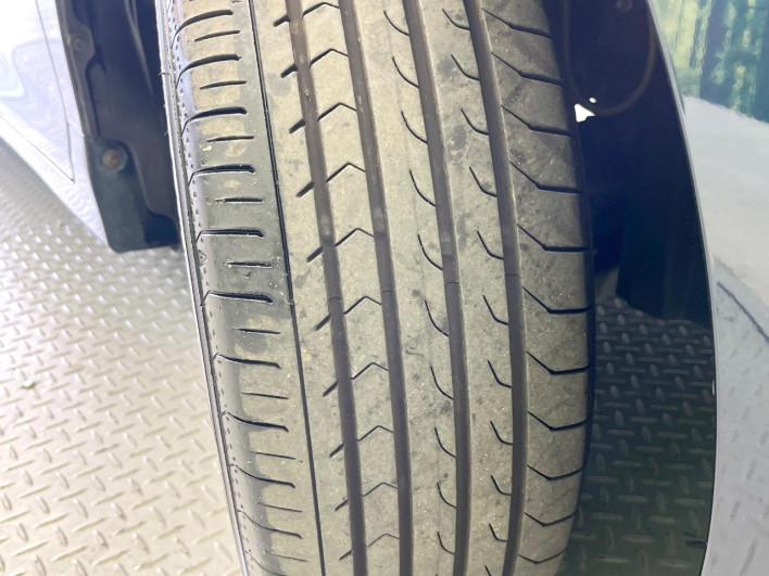 2014 Toyota Voxy DAA-ZWR80G (UW-6a3211cd668d2)[8]