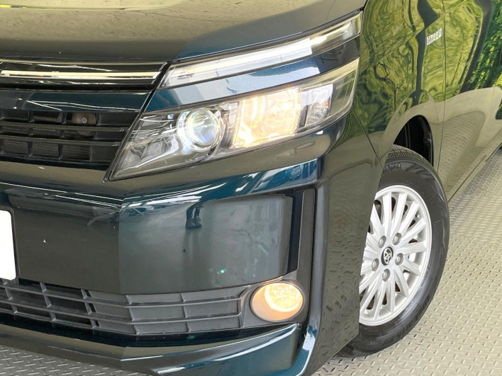 2014 Toyota Voxy DAA-ZWR80G (UW-6a3211cd668d2)[18]