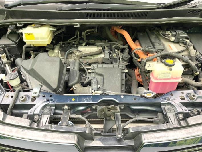 2014 Toyota Voxy DAA-ZWR80G (UW-6a3211cd668d2)[7]