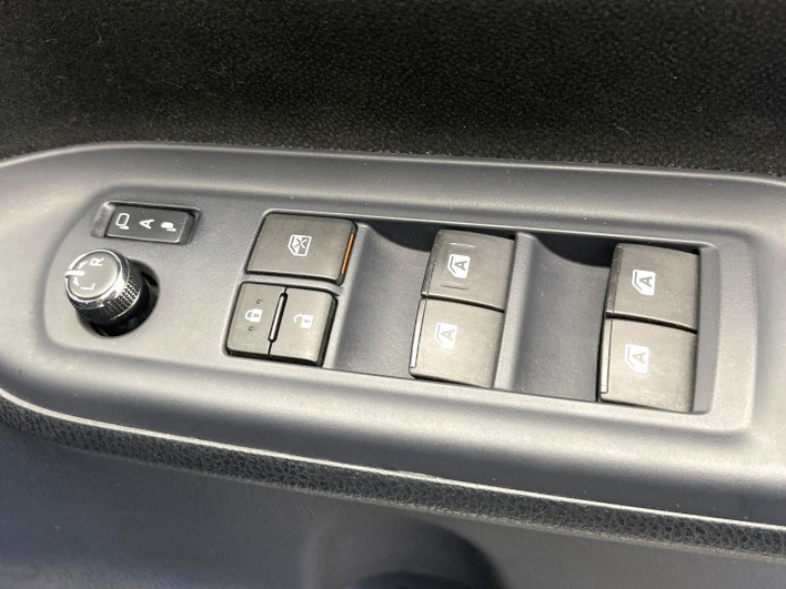 2014 Toyota Voxy DAA-ZWR80G (UW-6a3211cd668d2)[11]