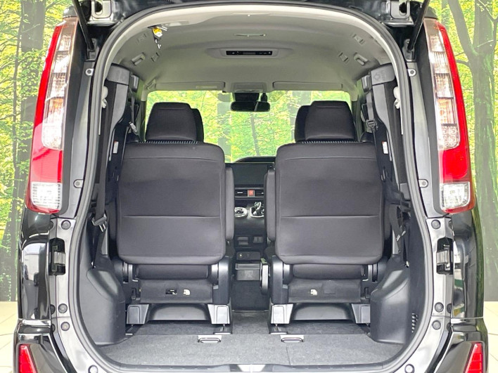 2016 Toyota Noah DAA-ZWR80W (UW-6a3211ce81afc)[9]