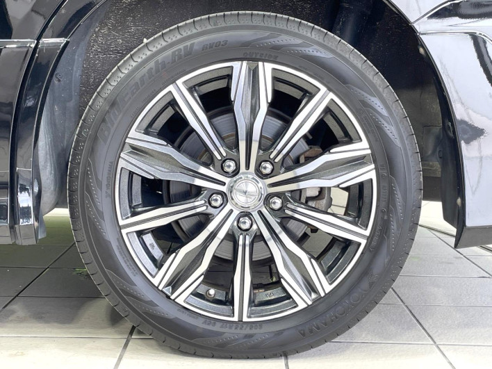 2016 Toyota Noah DAA-ZWR80W (UW-6a3211ce81afc)[10]