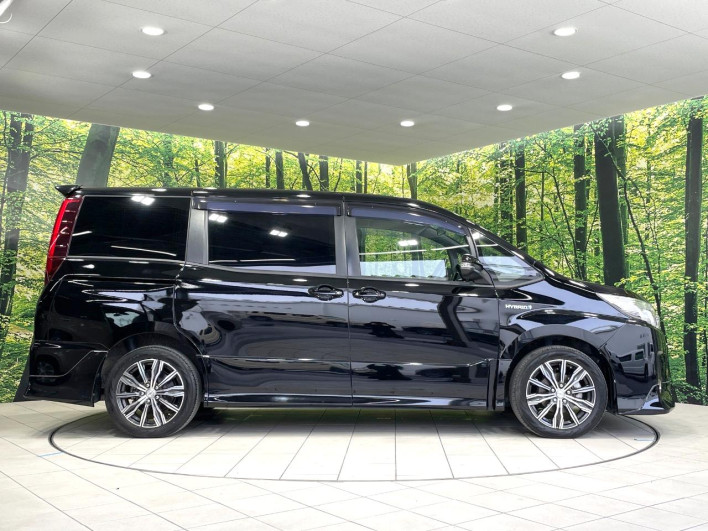 2016 Toyota Noah DAA-ZWR80W (UW-6a3211ce81afc)[24]