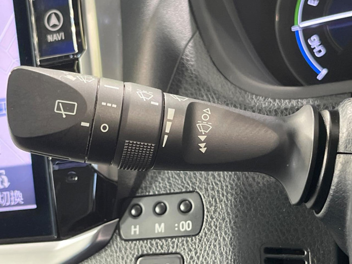 2018 Toyota Noah DAA-ZWR80W (UW-6a3211d0c1277)[25]