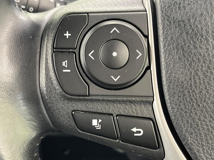 2018 Toyota Noah DAA-ZWR80W (UW-6a3211d0c1277)[22]