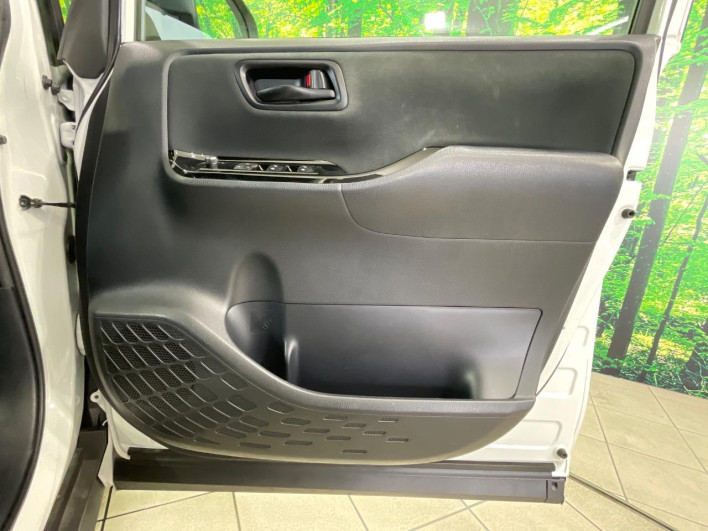 2020 Toyota Noah DAA-ZWR80W (UW-6a3211d16a4cb)[23]