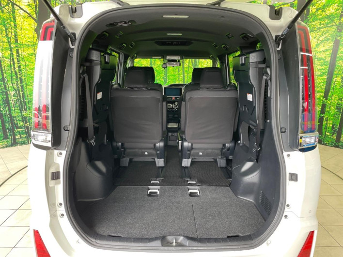 2020 Toyota Noah DAA-ZWR80W (UW-6a3211d16a4cb)[14]