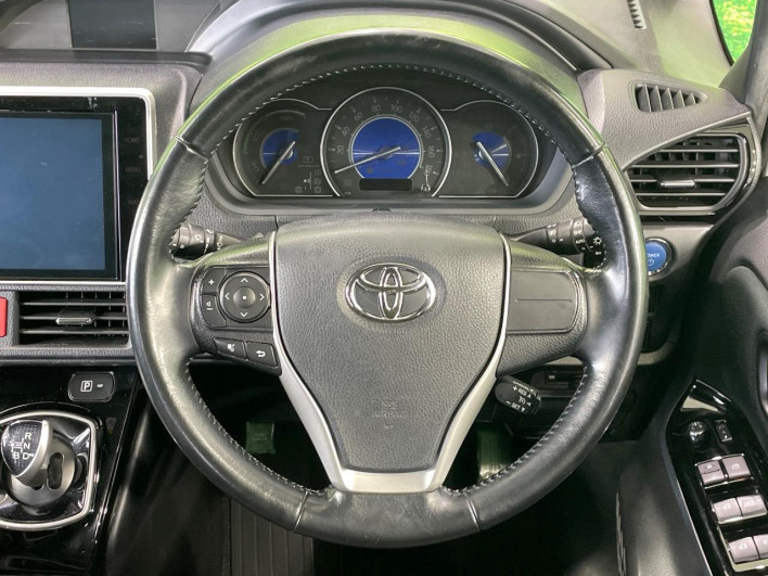 2020 Toyota Noah DAA-ZWR80W (UW-6a3211d16a4cb)[22]