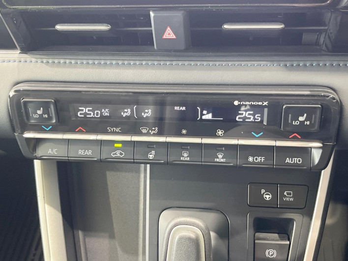 2022 Toyota Voxy 6AA-ZWR90W (UW-6a3211d473742)[25]