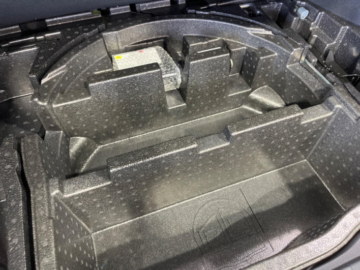 2017 Toyota C-HR DAA-ZYX10 (UW-6a3211dbc4ba5)[16]