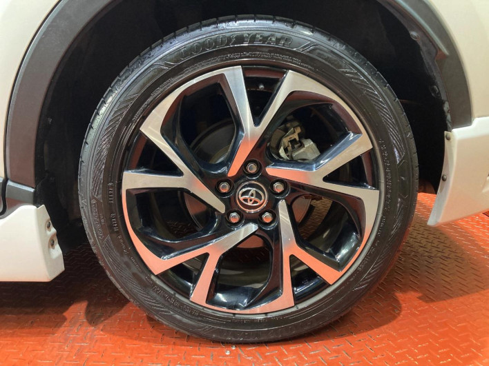2018 Toyota C-HR DAA-ZYX10 (UW-6a3211df6a903)[14]
