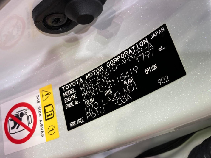 2018 Toyota C-HR DAA-ZYX10 (UW-6a3211df6a903)[1]
