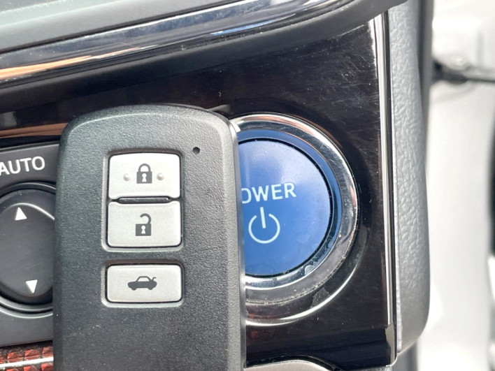 2016 Toyota Crown Hybrid DAA-AWS210 (UW-6a335fb58892b)[25]